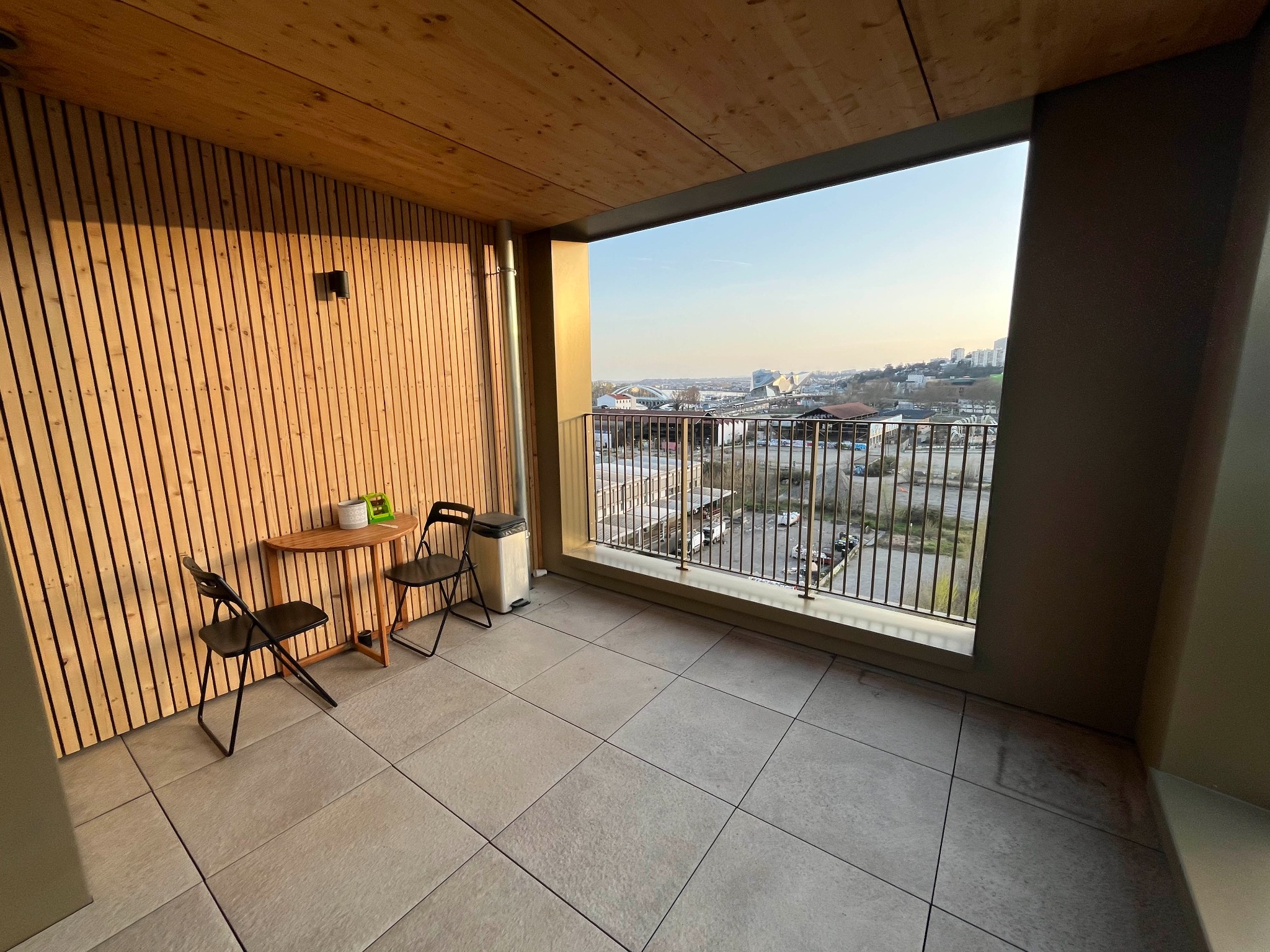 Loggia privative couverte, exposée sud
